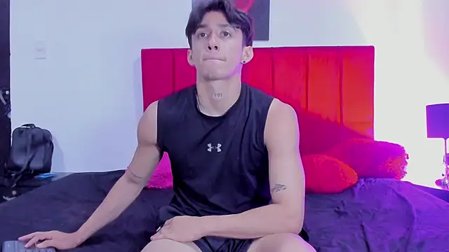 AndretiiAndCamila online show from 11/04/25, 01:15