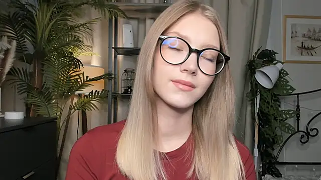 Snapshot of ChinBonnell chatting on 10/30/25, 05:39 ChinBonnell online show from 10/30/25, 05:39