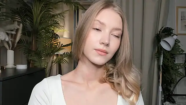 Snapshot of ChinBonnell chatting on 10/29/25, 05:39 ChinBonnell online show from 10/29/25, 05:39