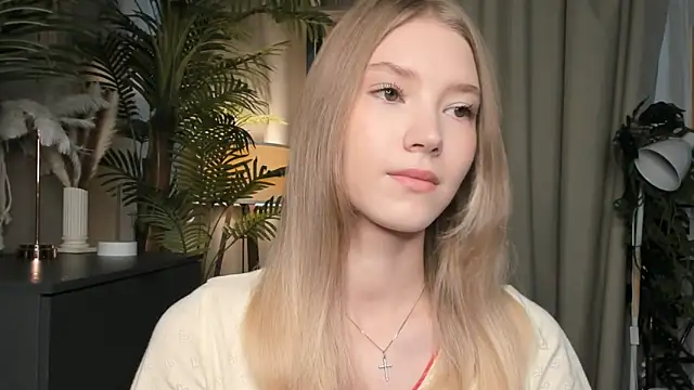 Snapshot of ChinBonnell chatting on 11/08/25, 05:44 ChinBonnell online show from 11/08/25, 05:44