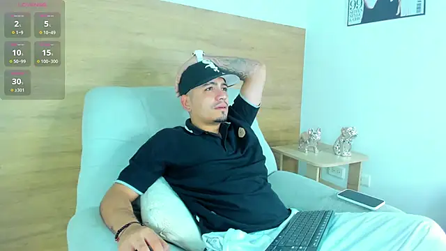 OwenStonne  online show from 10/30/25, 04:33