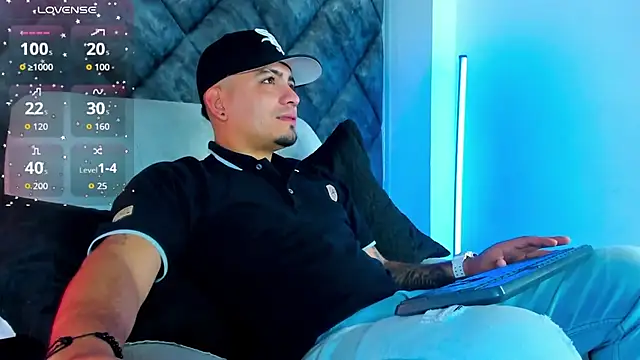 OwenStonne  online show from 11/30/25, 12:28