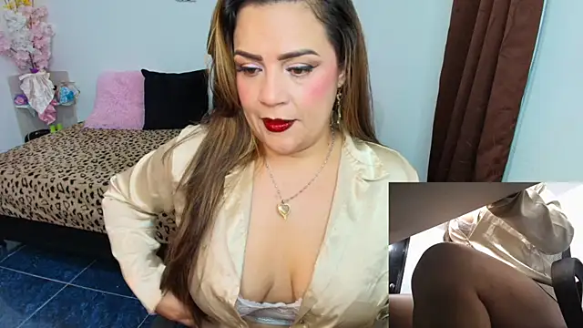 Paulina-Becerraa online show from 05/05/26, 04:37
