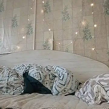 Snapshot of Tupo070481 chatting on 02/19/26, 07:05 Tupo070481 online show from 02/19/26, 07:05