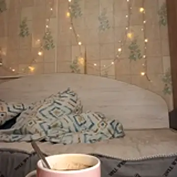 Snapshot of Tupo070481 chatting on 02/17/26, 02:42 Tupo070481 online show from 02/17/26, 02:42