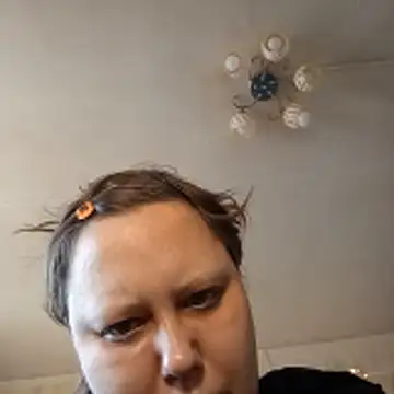 Snapshot of Tupo070481 chatting on 02/02/26, 08:24 Tupo070481 online show from 02/02/26, 08:24