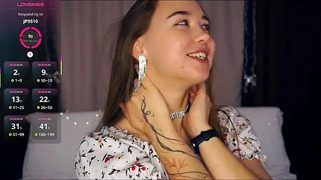 Snapshot of KayleenCurtis chatting on 12/14/25, 05:24 KayleenCurtis online show from 12/14/25, 05:24