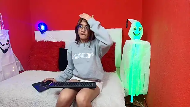 amy lennox online show from 10/30/25, 01:20