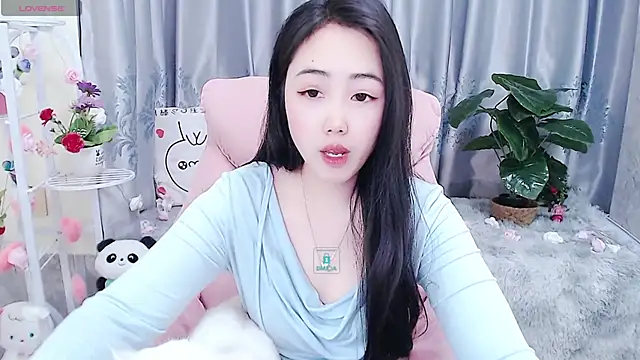 Snapshot of Xuan-baby33 chatting on 12/04/25, 02:10 Xuan-baby33 online show from 12/04/25, 02:10