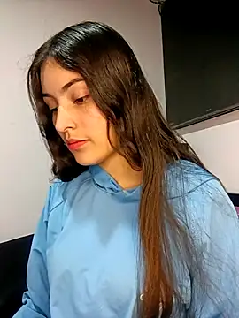 Snapshot of hotwife26 chatting on 02/21/26, 12:34 hotwife26 online show from 02/21/26, 12:34