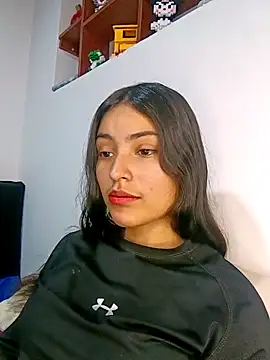 Snapshot of hotwife26 chatting on 02/10/26, 12:42 hotwife26 online show from 02/10/26, 12:42