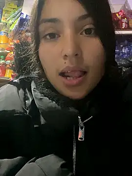 Snapshot of hotwife26 chatting on 01/18/26, 03:43 hotwife26 online show from 01/18/26, 03:43