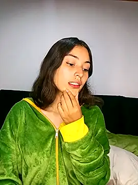 Snapshot of hotwife26 chatting on 02/02/26, 01:59 hotwife26 online show from 02/02/26, 01:59