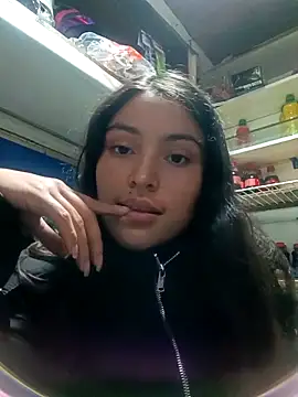 Snapshot of hotwife26 chatting on 01/07/26, 05:01 hotwife26 online show from 01/07/26, 05:01