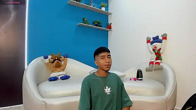 Snapshot of ender_h0t chatting on 12/16/25, 01:59 ender h0t online show from 12/16/25, 01:59