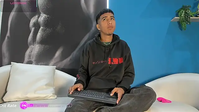 Snapshot of ender_h0t chatting on 10/11/25, 02:07 ender h0t online show from 10/11/25, 02:07