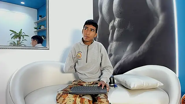 Snapshot of ender_h0t chatting on 11/05/25, 01:58 ender h0t online show from 11/05/25, 01:58