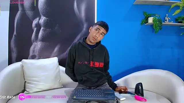 Snapshot of ender_h0t chatting on 10/03/25, 02:18 ender h0t online show from 10/03/25, 02:18