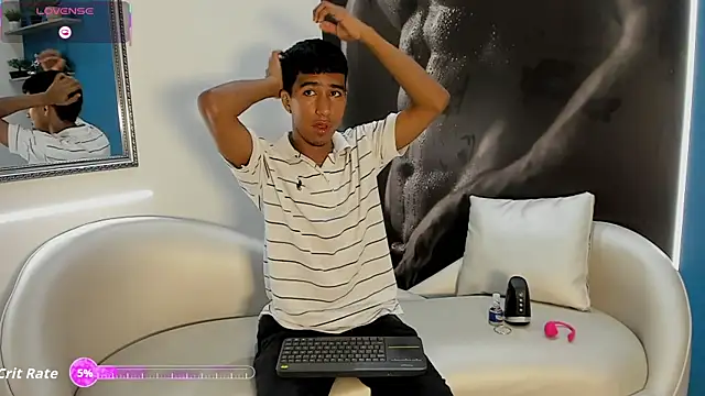 Snapshot of ender_h0t chatting on 11/07/25, 01:48 ender h0t online show from 11/07/25, 01:48