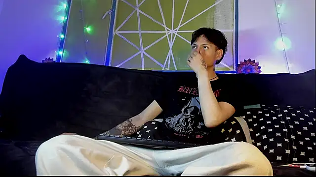 Dioniso guy8 online show from 03/03/26, 10:06