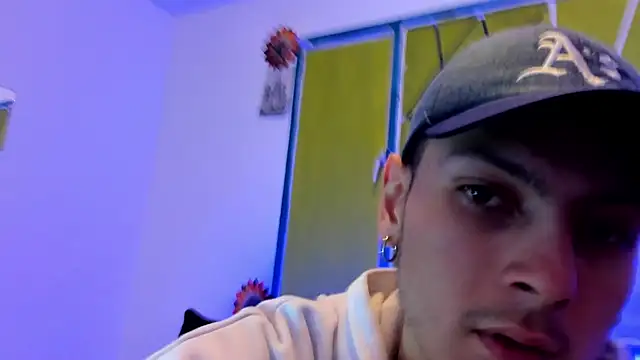 Dioniso guy8 online show from 12/15/25, 08:36