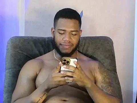 Snapshot of BenjaminCol_ chatting on 09/20/25, 12:15 BenjaminCol online show from 09/20/25, 12:15