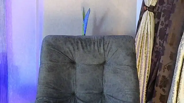 BenjaminCol  online show from 10/24/25, 01:37