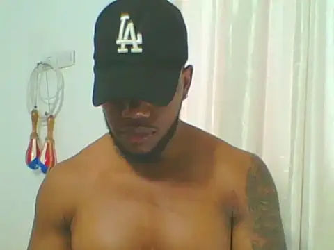 BenjaminCol  online show from 11/15/25, 09:08