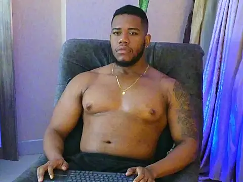 Snapshot of BenjaminCol_ chatting on 10/04/25, 11:45 BenjaminCol online show from 10/04/25, 11:45
