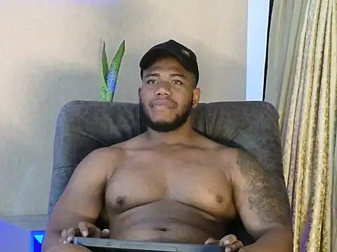 Snapshot of BenjaminCol_ chatting on 09/17/25, 10:01 BenjaminCol online show from 09/17/25, 10:01