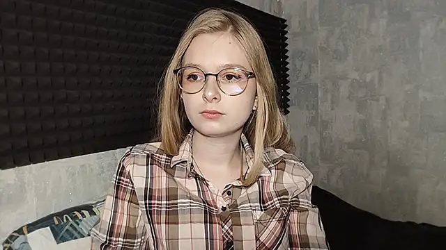 LiaVibes online show from 02/25/26, 08:25