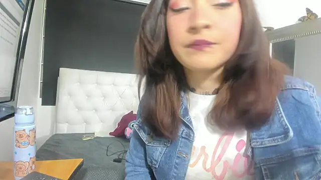 Snapshot of evelynesex chatting on 09/29/25, 01:45 evelynesex online show from 09/29/25, 01:45