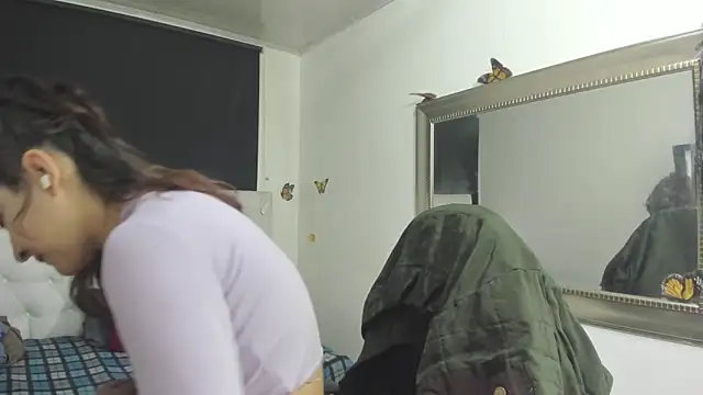 Snapshot of evelynesex chatting on 10/10/25, 02:23 evelynesex online show from 10/10/25, 02:23