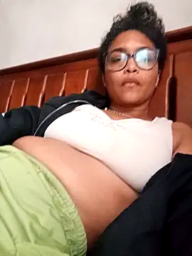 Snapshot of BiiancaEstradaa chatting on 03/14/26, 03:07 BiiancaEstradaa online show from 03/14/26, 03:07