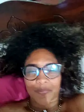 Snapshot of BiiancaEstradaa chatting on 03/04/26, 03:25 BiiancaEstradaa online show from 03/04/26, 03:25