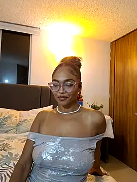 BiiancaEstradaa online show from 06/07/26, 12:49
