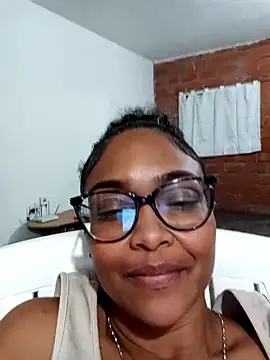 Snapshot of BiiancaEstradaa chatting on 03/27/26, 01:58 BiiancaEstradaa online show from 03/27/26, 01:58