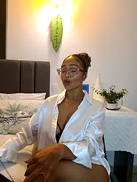 BiiancaEstradaa online show from 06/06/26, 12:05