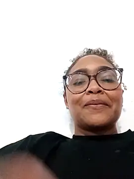 Snapshot of BiiancaEstradaa chatting on 03/07/26, 04:19 BiiancaEstradaa online show from 03/07/26, 04:19