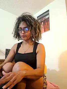 BiiancaEstradaa online show from 02/06/26, 01:34