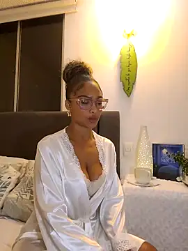 BiiancaEstradaa online show from 06/01/26, 02:01
