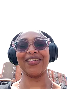 BiiancaEstradaa online show from 04/23/26, 03:24
