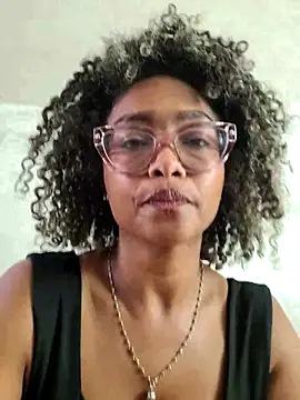 BiiancaEstradaa online show from 06/25/26, 01:38