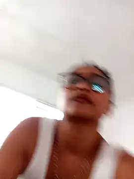 Snapshot of BiiancaEstradaa chatting on 03/05/26, 11:51 BiiancaEstradaa online show from 03/05/26, 11:51