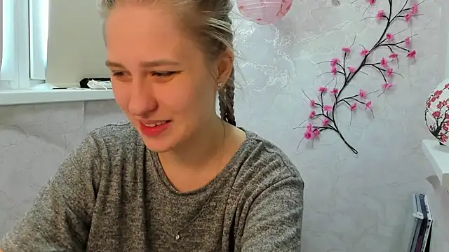 sofamuffin online show from 04/14/26, 08:19