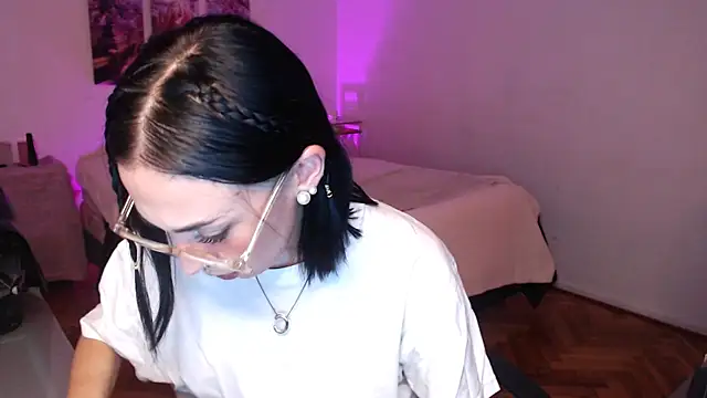 Snapshot of Sofia_Amour chatting on 09/14/25, 12:11 Sofia Amour online show from 09/14/25, 12:11