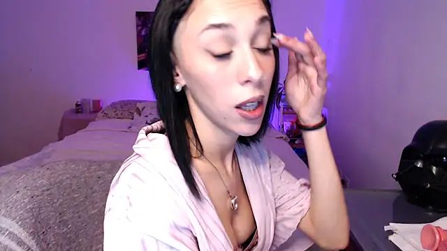 Snapshot of Sofia_Amour chatting on 09/08/25, 11:04 Sofia Amour online show from 09/08/25, 11:04