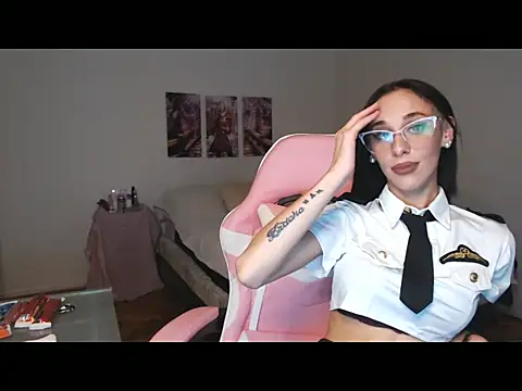 Snapshot of Sofia_Amour chatting on 10/09/25, 10:10 Sofia Amour online show from 10/09/25, 10:10