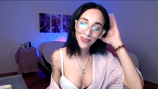 Snapshot of Sofia_Amour chatting on 09/23/25, 12:06 Sofia Amour online show from 09/23/25, 12:06