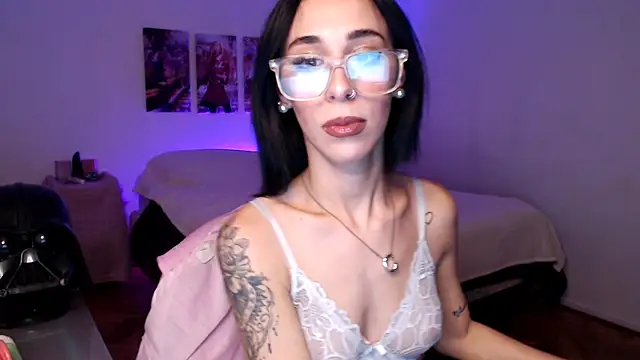 Snapshot of Sofia_Amour chatting on 09/16/25, 12:11 Sofia Amour online show from 09/16/25, 12:11